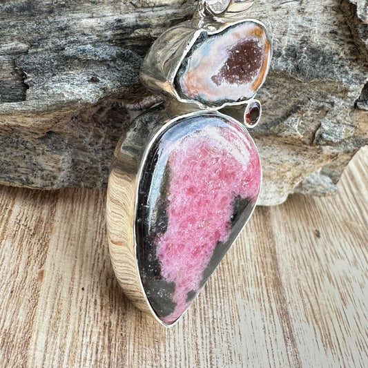 Rhodonite Druzy Pendant Necklace (18")
