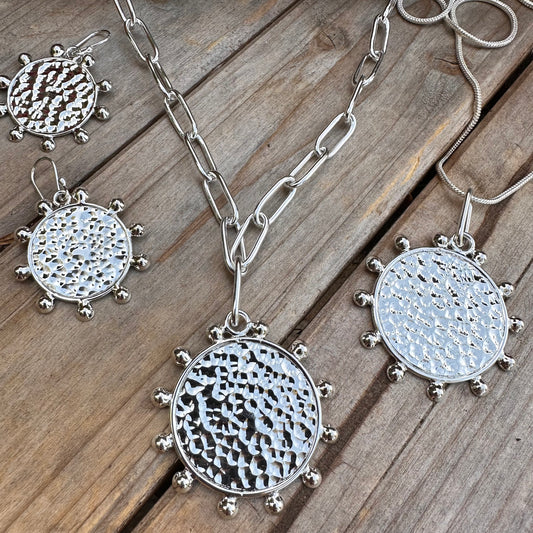 N0791  22” Taxco Sun Hammered Necklace