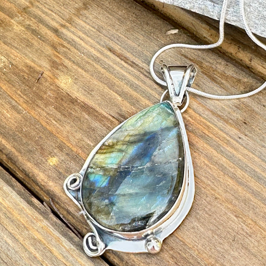 Labradorite Sterling Silver (2.2”) Necklace (18")