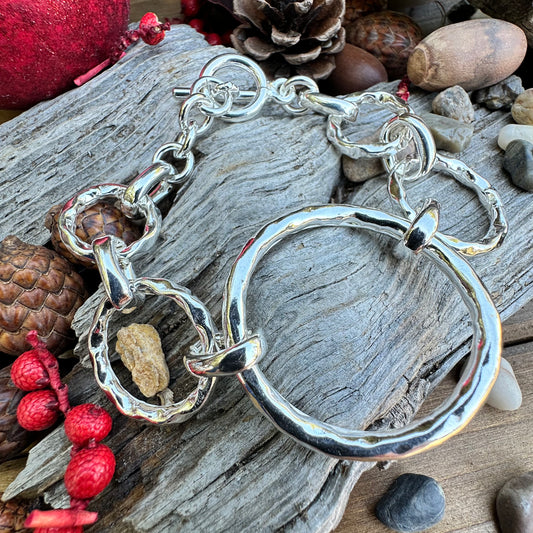 B0307  Circle Hammered Toggle Bracelet