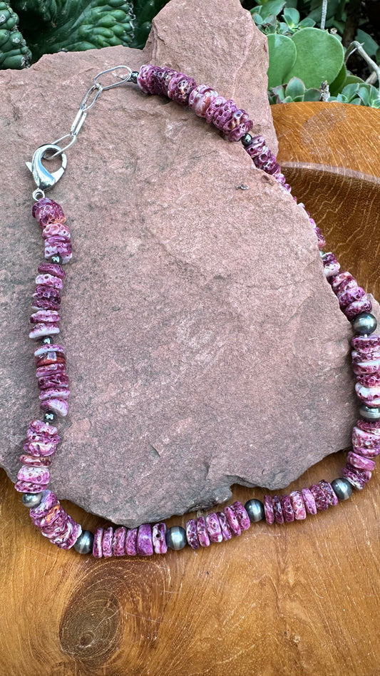 N0612   Spiny Oyster Navajo Pearls Necklace (18”-20”)