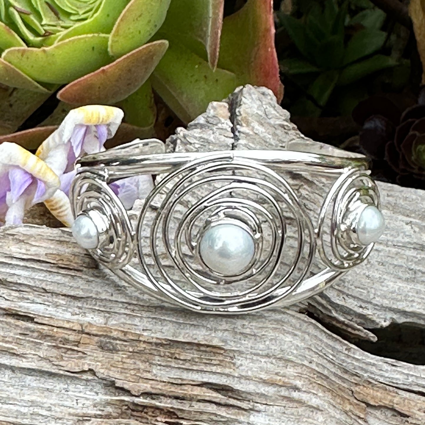 B0288. Triple Pearl Cuff