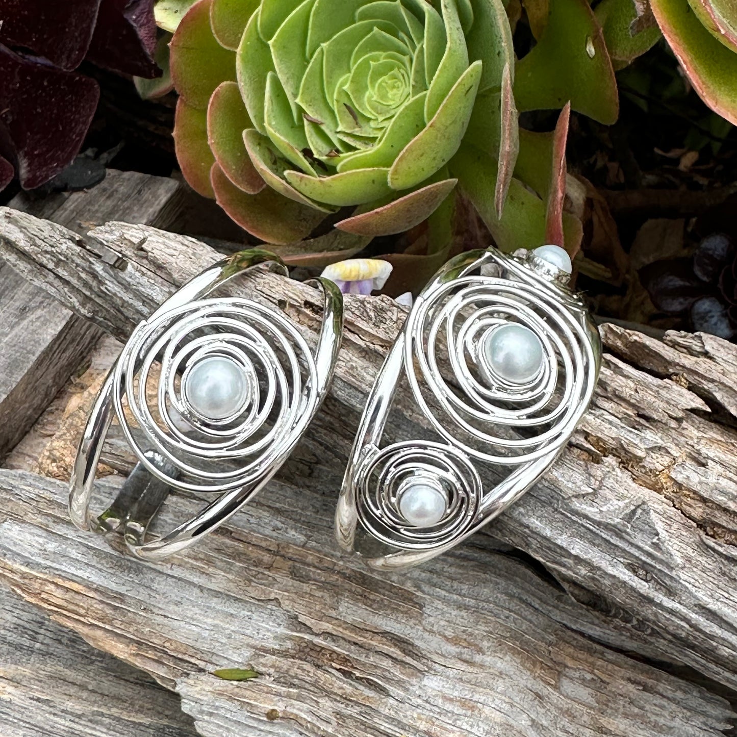 B0288. Triple Pearl Cuff