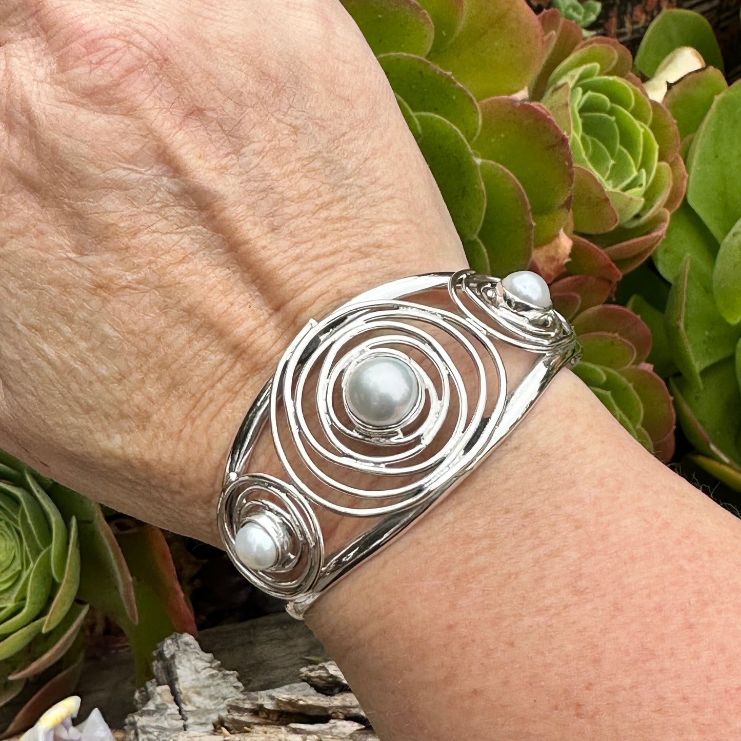 B0288. Triple Pearl Cuff