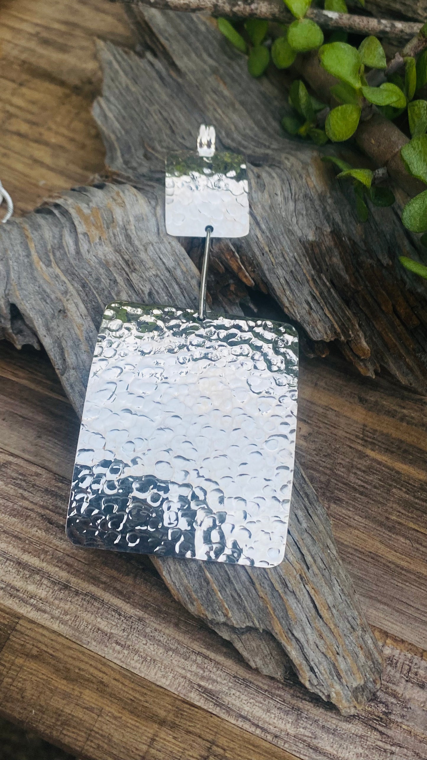 N0521. Hammered Statement Necklace (30”)