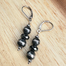 Load image into Gallery viewer, Navajo Pearl Earrings
