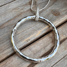 Load image into Gallery viewer, N0805   Hammered Circle Necklace
