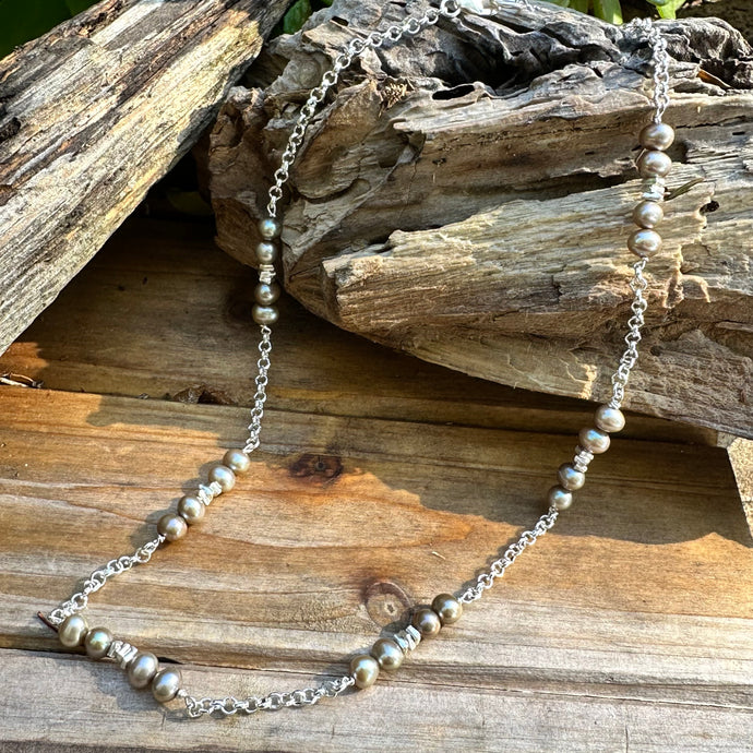 N0748  Pearls Necklace (16”-18”)
