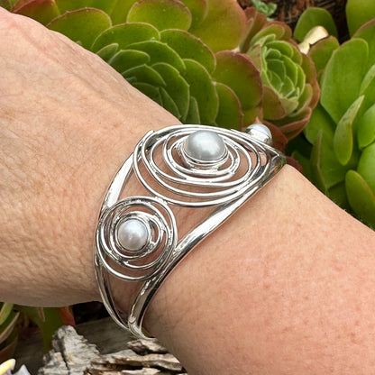 B0288.   Triple Pearl Cuff